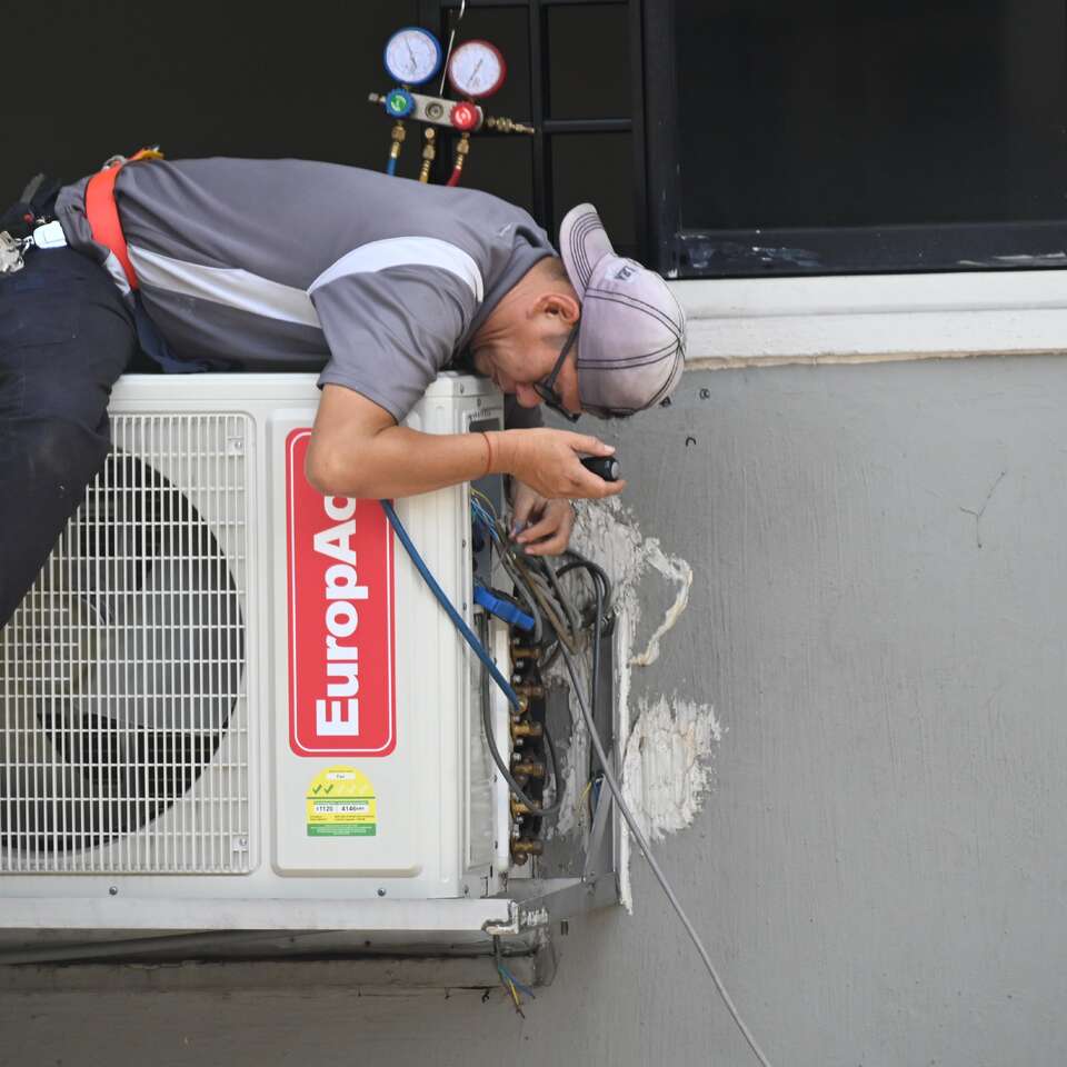 4 Common HVAC Electrical Problems to Address Before Summer