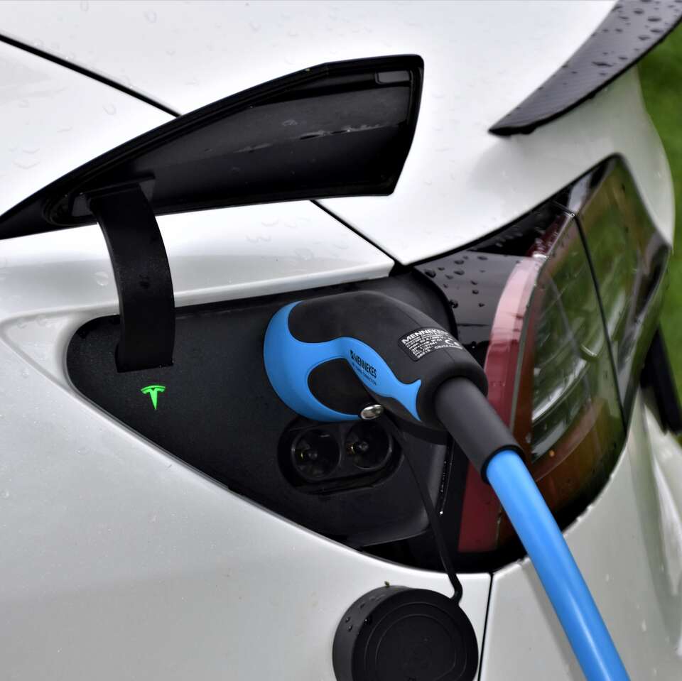 Different Levels of Electric Vehicle Charging