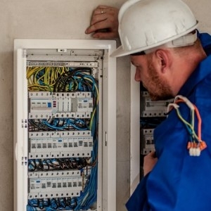 Video: Looking For The Right Electrical Contractors in Toronto